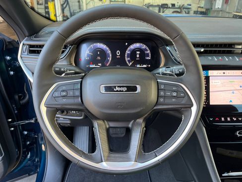 New 2026 Jeep Grand Cherokee L Limited AWD/4WD image 12