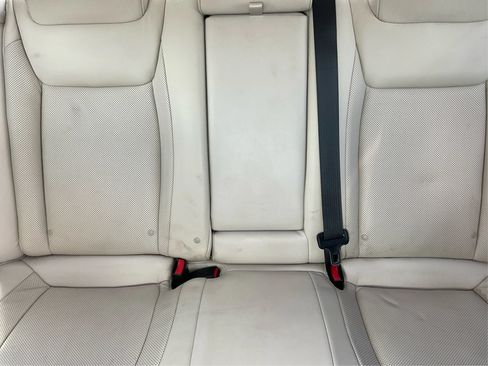 Used 2017 Chrysler 300 C RWD image 15