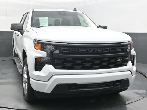 Used 2024 Chevrolet Silverado 1500 Custom AWD/4WD image 3