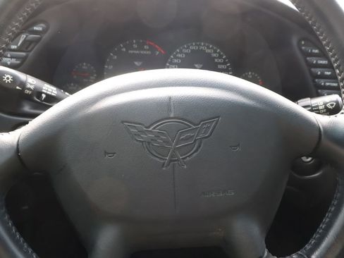 Used 2002 Chevrolet Corvette Coupe w/ Preferred Equipment Group2 image 16