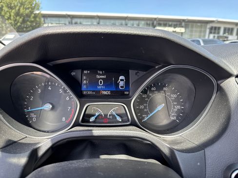 Used 2015 Ford Focus Titanium FWD image 19