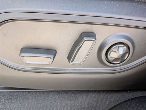 New 2025 Jeep Grand Cherokee Limited w/ Black Appearance Package image 13