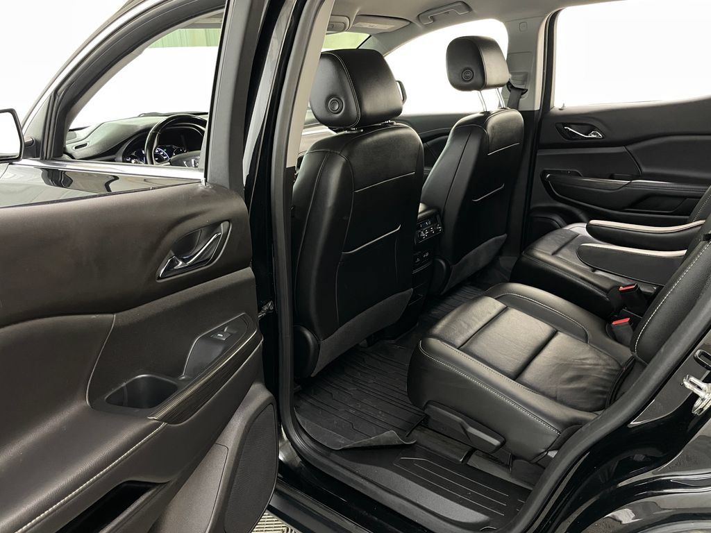 Used 2023 GMC Acadia SLT w/ Technology Package AWD/4WD image 43