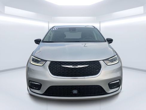 Used 2024 Chrysler Pacifica Touring-L FWD image 49