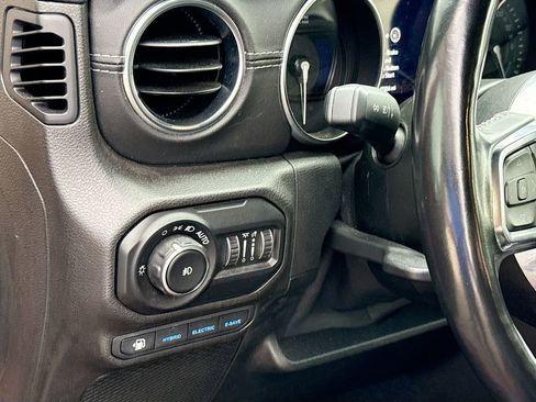 Used 2021 Jeep Wrangler Unlimited Sahara w/ Cold Weather Group image 11