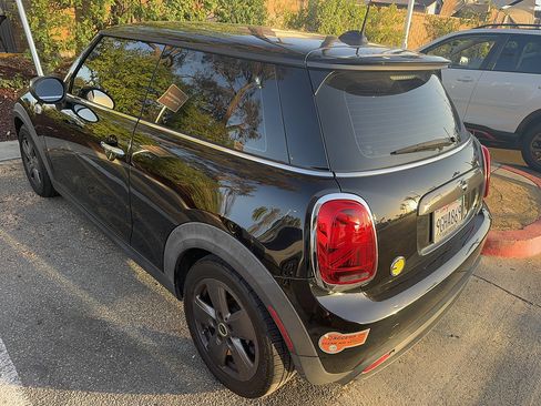 Used 2021 MINI Cooper SE w/ 6.5" Touchscreen Package FWD image 6