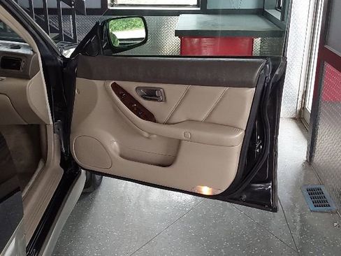 Used 2001 Subaru Outback H6 L.L. Bean Edition image 12