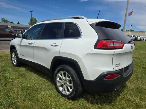 Used 2017 Jeep Cherokee Latitude w/ Cold Weather Group AWD/4WD image 5