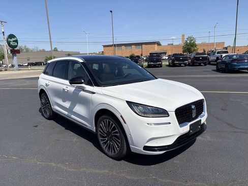 Used 2022 Lincoln Corsair Reserve w/ Equipment Group 201A AWD/4WD image 2