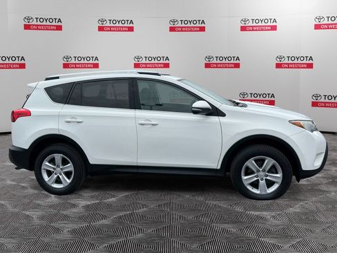 Used 2014 Toyota RAV4 XLE AWD/4WD image 4