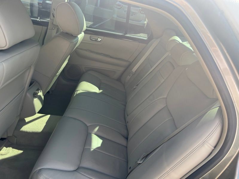 Used 2011 Cadillac DTS FWD image 11