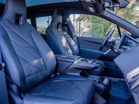 Used 2025 BMW iX xDrive50 image 22