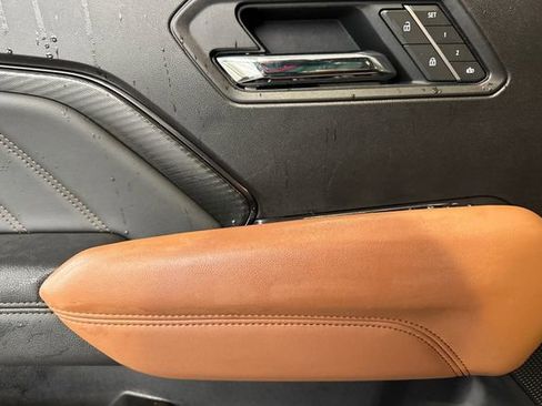 Used 2025 GMC Canyon AT4 w/ Technology Plus Package image 11