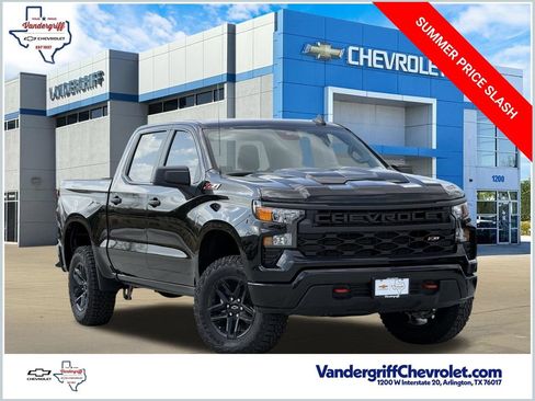 New 2026 Chevrolet Silverado 1500 Custom Trail Boss AWD/4WD image 1