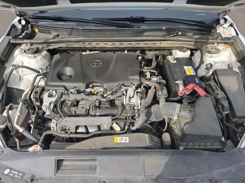 Used 2020 Toyota Camry XLE image 14