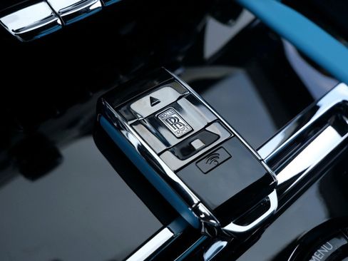 Certified 2024 Rolls-Royce Cullinan image 37