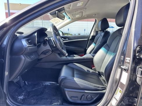 Used 2023 Genesis G70 2.0T image 22