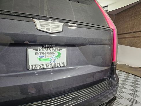 Used 2024 Cadillac Escalade Sport Platinum w/ Heavy-Duty Trailer Package image 17