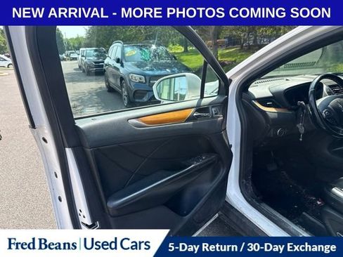 Used 2018 Lincoln MKC Select w/ Select Plus Package AWD/4WD image 8