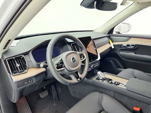 New 2025 Volvo XC90 T8 Plus w/ Protection Package Premier AWD/4WD image 16