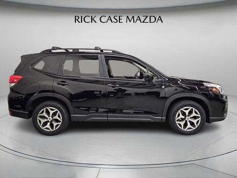 Used 2020 Subaru Forester Premium image 3