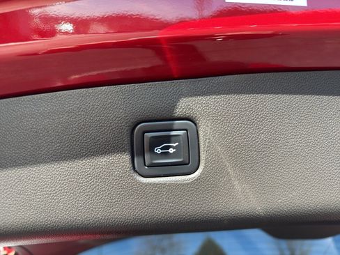 Used 2023 Chevrolet Blazer Premier w/ Enhanced Convenience Package image 11