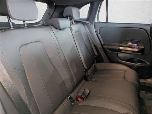 Used 2025 Mercedes-Benz GLA 250 image 22