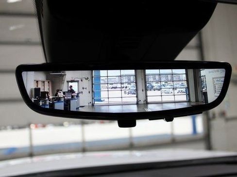 New 2026 Chevrolet Traverse RS image 9