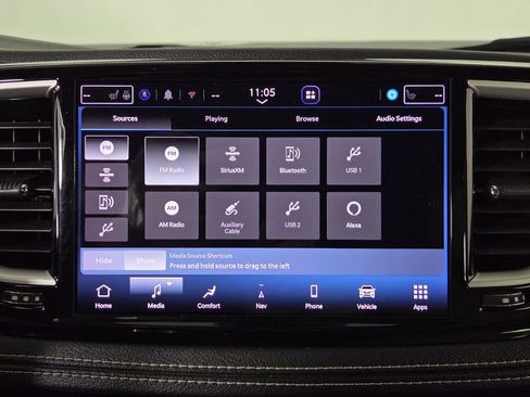 Used 2021 Chrysler Pacifica Touring-L FWD image 25