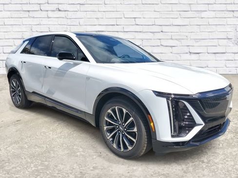 New 2026 Cadillac Lyriq Sport RWD image 4