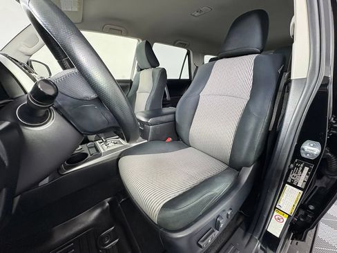 Used 2015 Toyota 4Runner SR5 AWD/4WD image 16