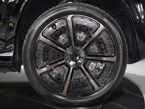 Used 2025 Mercedes-Benz Maybach GLS 600 4MATIC image 33