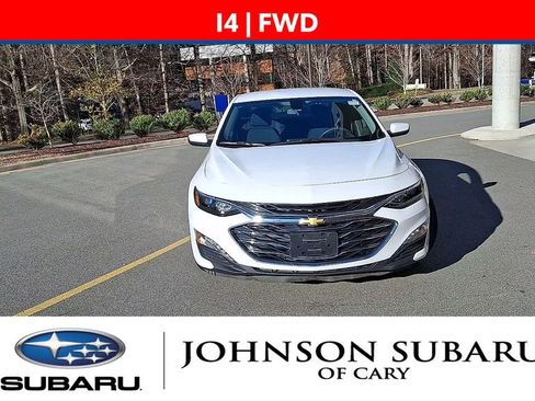 Used 2022 Chevrolet Malibu LT image 3