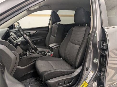 Used 2020 Nissan Rogue SV w/ Premium Package FWD image 7