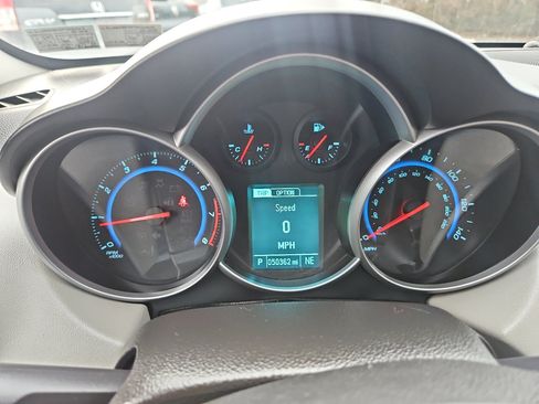 Used 2015 Chevrolet Cruze LS image 23