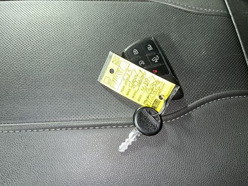 Used 2023 Chevrolet Silverado 1500 LTZ w/ LTZ Convenience Package II AWD/4WD image 24