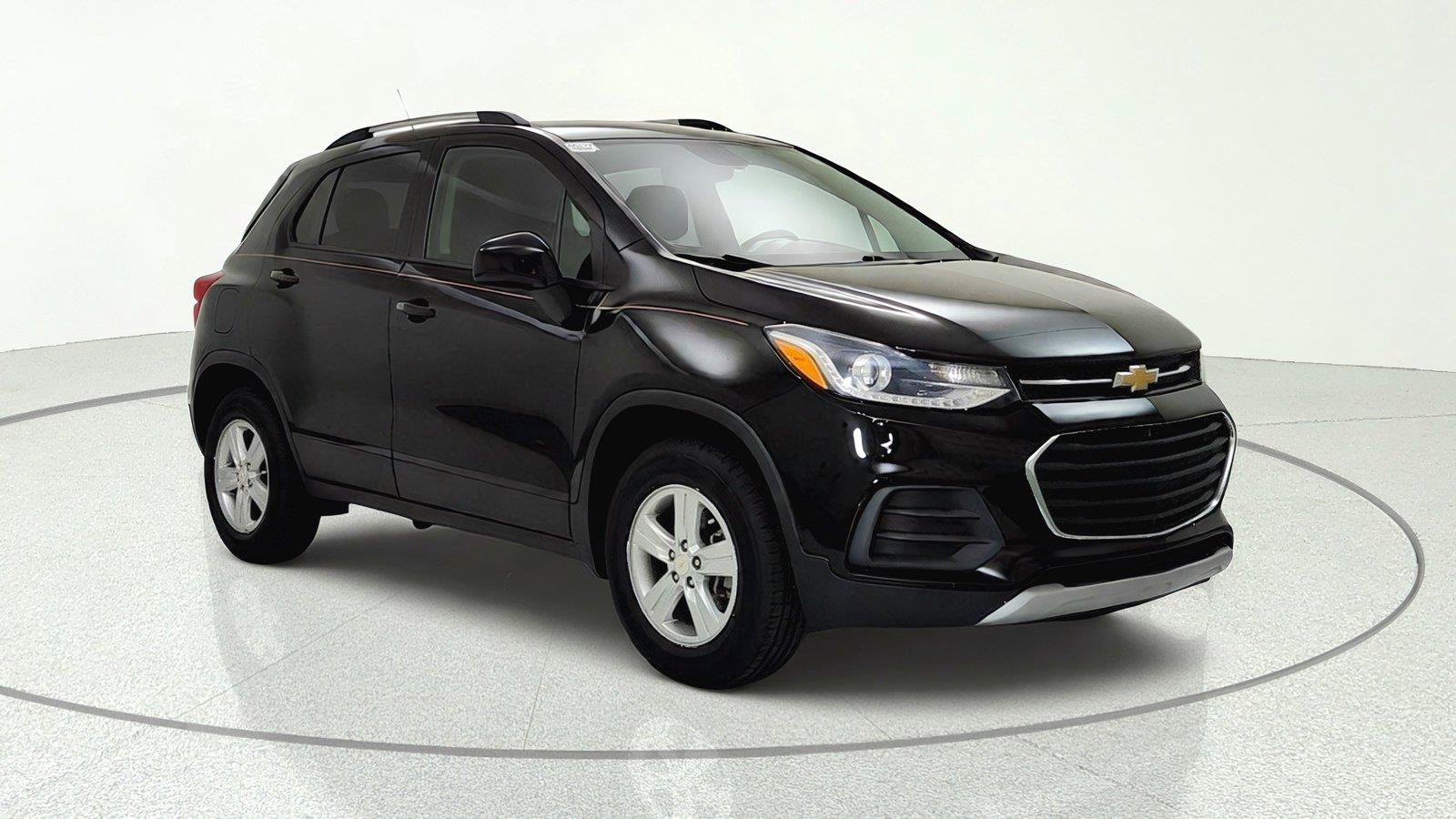 Used 2022 Chevrolet Trax LT w/ LT Convenience Package AWD/4WD image 1