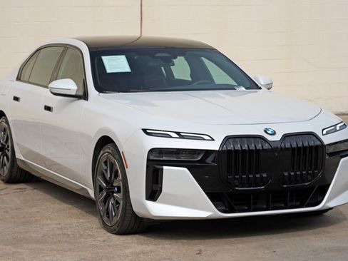 Used 2023 BMW 740i w/ Parking Assistance Package RWD image 67