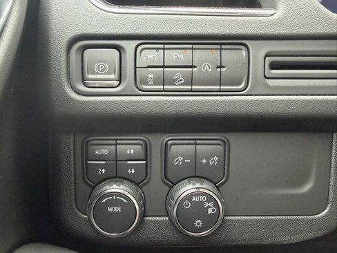 Used 2024 Chevrolet Tahoe Premier image 32