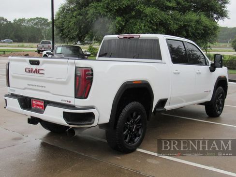 Used 2025 GMC Sierra 2500 AT4 AWD/4WD image 6