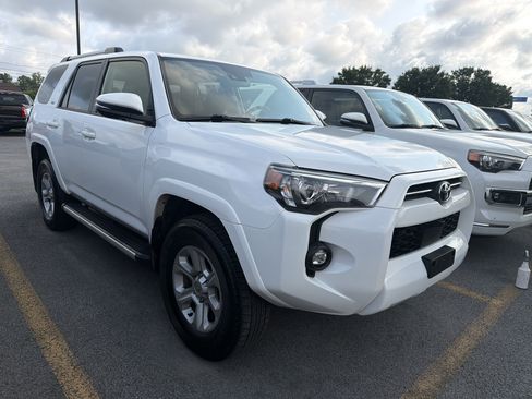 Used 2024 Toyota 4Runner SR5 Premium w/ Moonroof Package AWD/4WD image 2