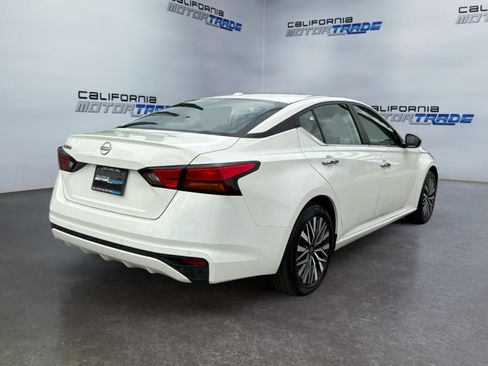 Used 2025 Nissan Altima 2.5 SV FWD image 5