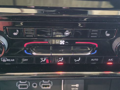 New 2025 Jeep Grand Cherokee Altitude image 25