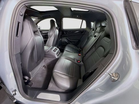 Used 2025 Porsche Panamera RWD image 22