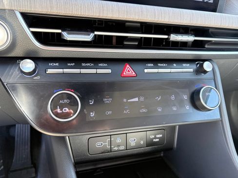 Used 2025 Hyundai Sonata Limited FWD image 19