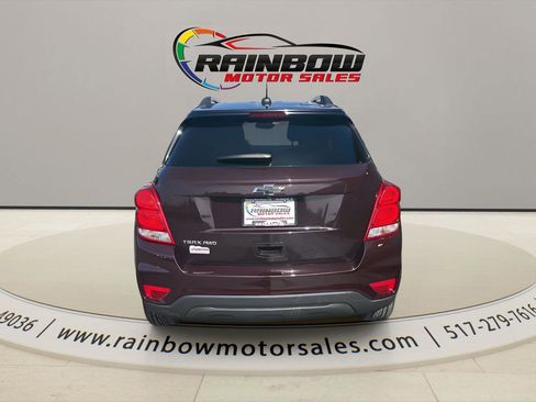 Used 2021 Chevrolet Trax LT w/ Premium Seat Package AWD/4WD image 6
