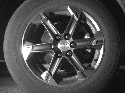 Used 2025 Chevrolet Blazer LT FWD image 13