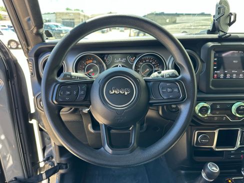 Used 2022 Jeep Wrangler Unlimited Sport image 11