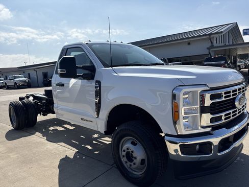 Used 2023 Ford F350 XLT w/ XLT Value Package image 3
