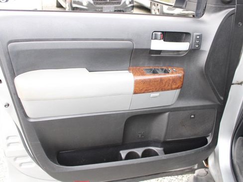 Used 2013 Toyota Tundra Limited w/ Memory Pkg RWD image 19